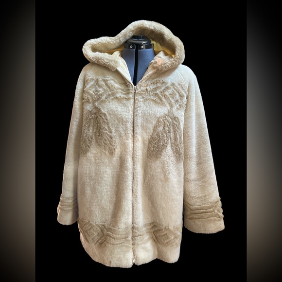 lake Matley  hooded coat. - Picture 1 of 9